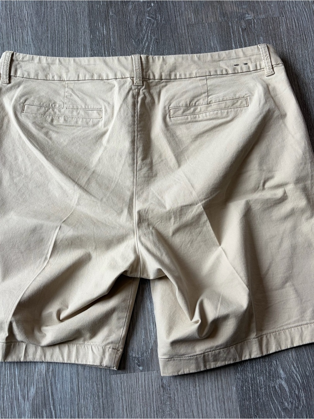 J. Crew ladies khaki shorts size 16 - Picture 3 of 3